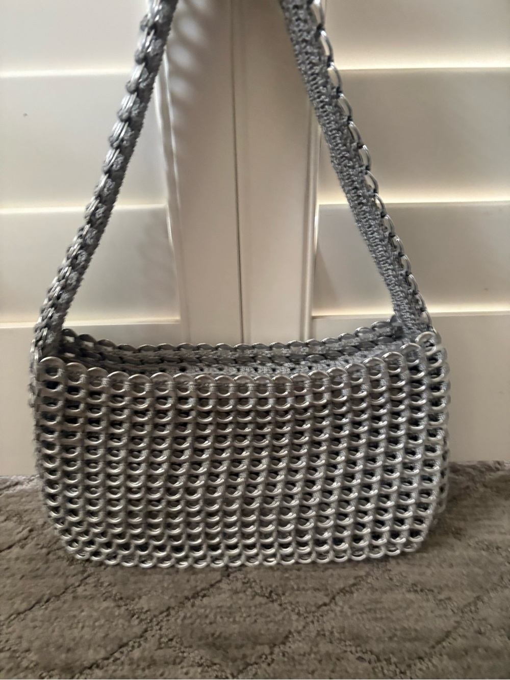 Woven Chain-Link Shoulder Bag in Silver, Escama Brazil